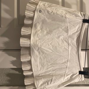 Tennis skirt. White size 4/6 Lululemon